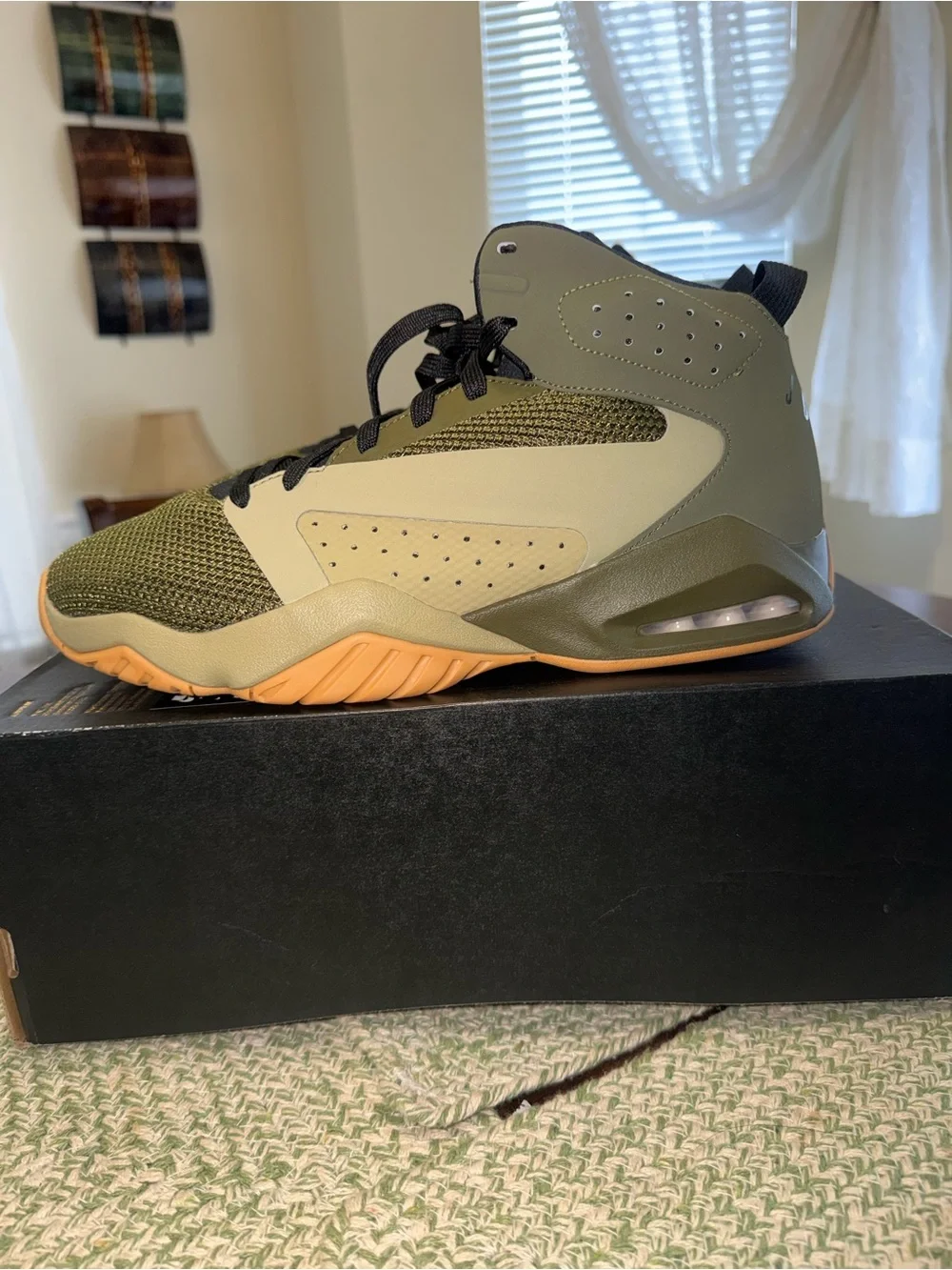 Jordan Men’s Lift Off Sneakers size 10.5 new/box without lid!!